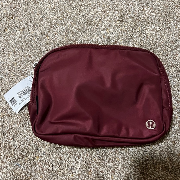 NWT Lululemon Everywhere Belt Bag Large “Red Merlot” - Picture 2 of 11